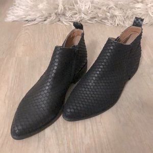 Corso Como ankle booties. Sz 7.